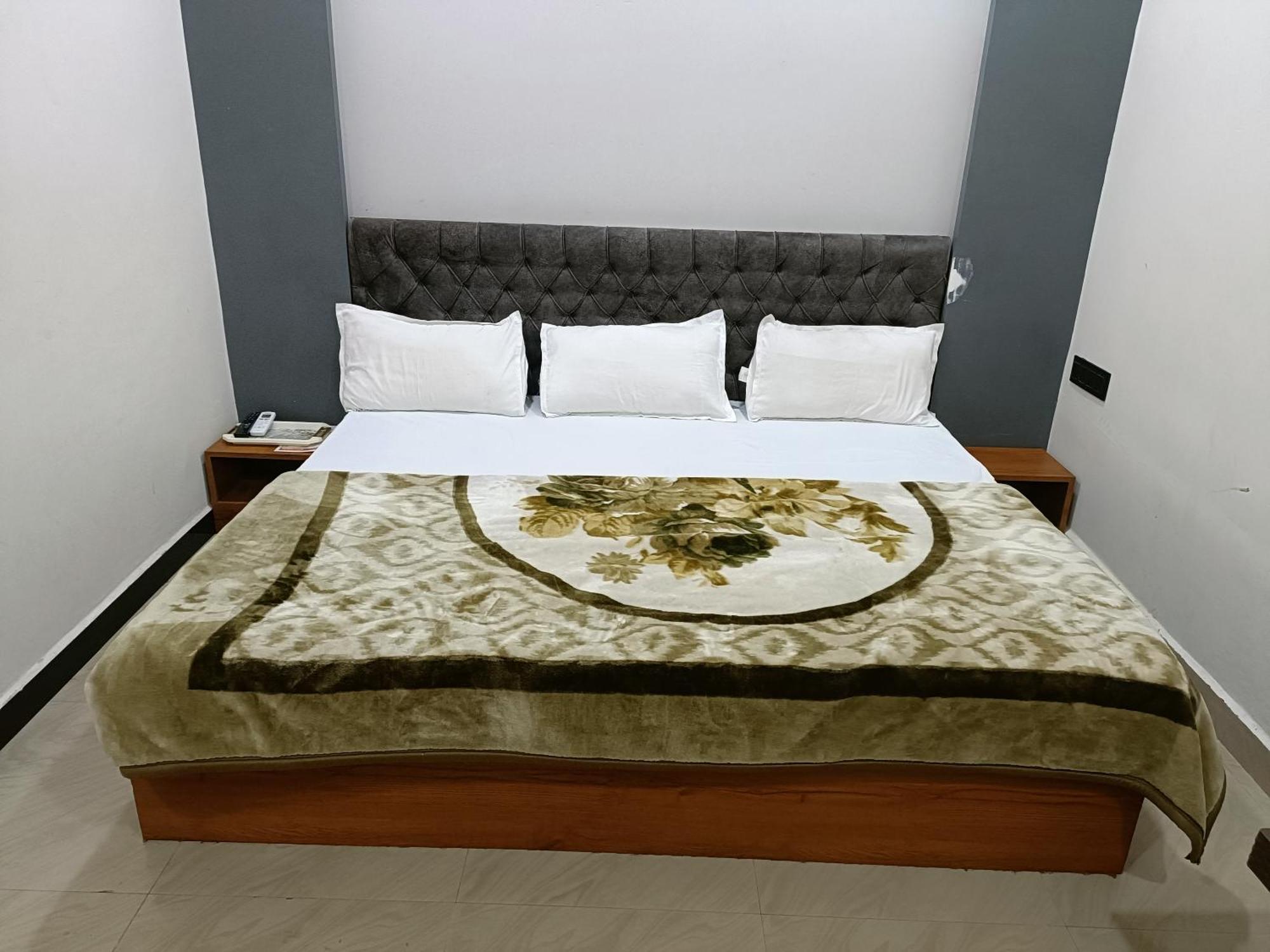 Hotel Shreem Ujjain Εξωτερικό φωτογραφία