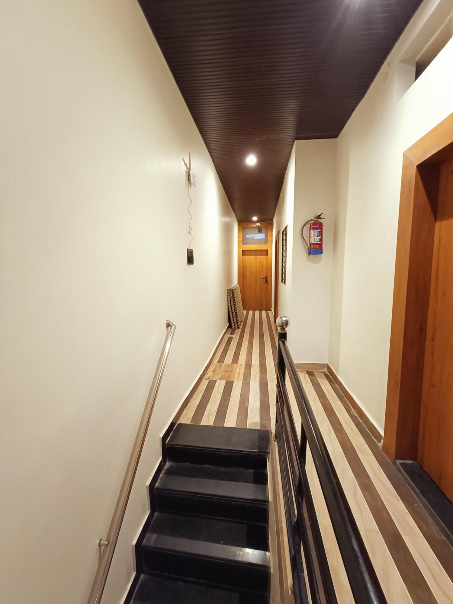 Hotel Shreem Ujjain Εξωτερικό φωτογραφία