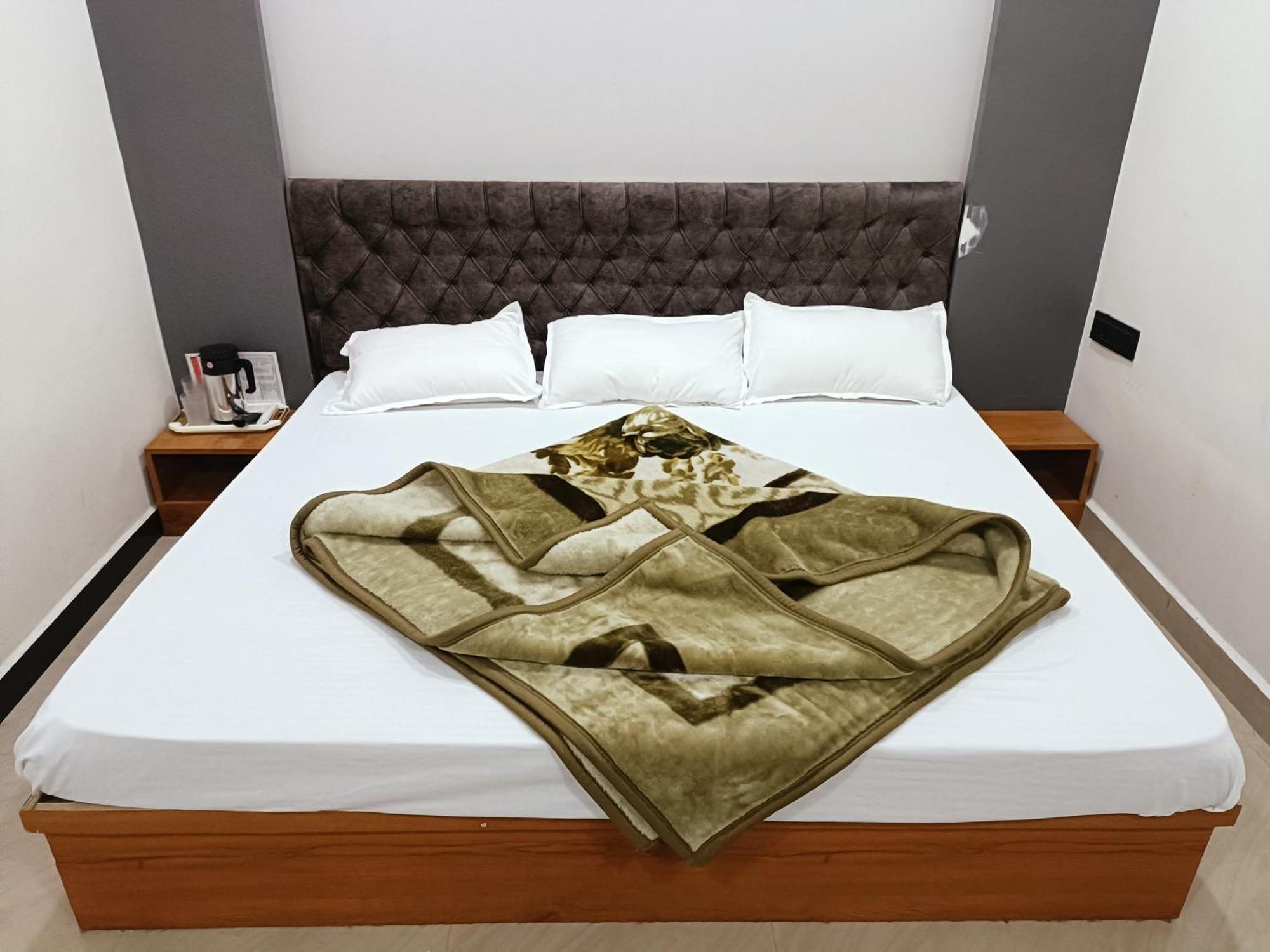Hotel Shreem Ujjain Εξωτερικό φωτογραφία