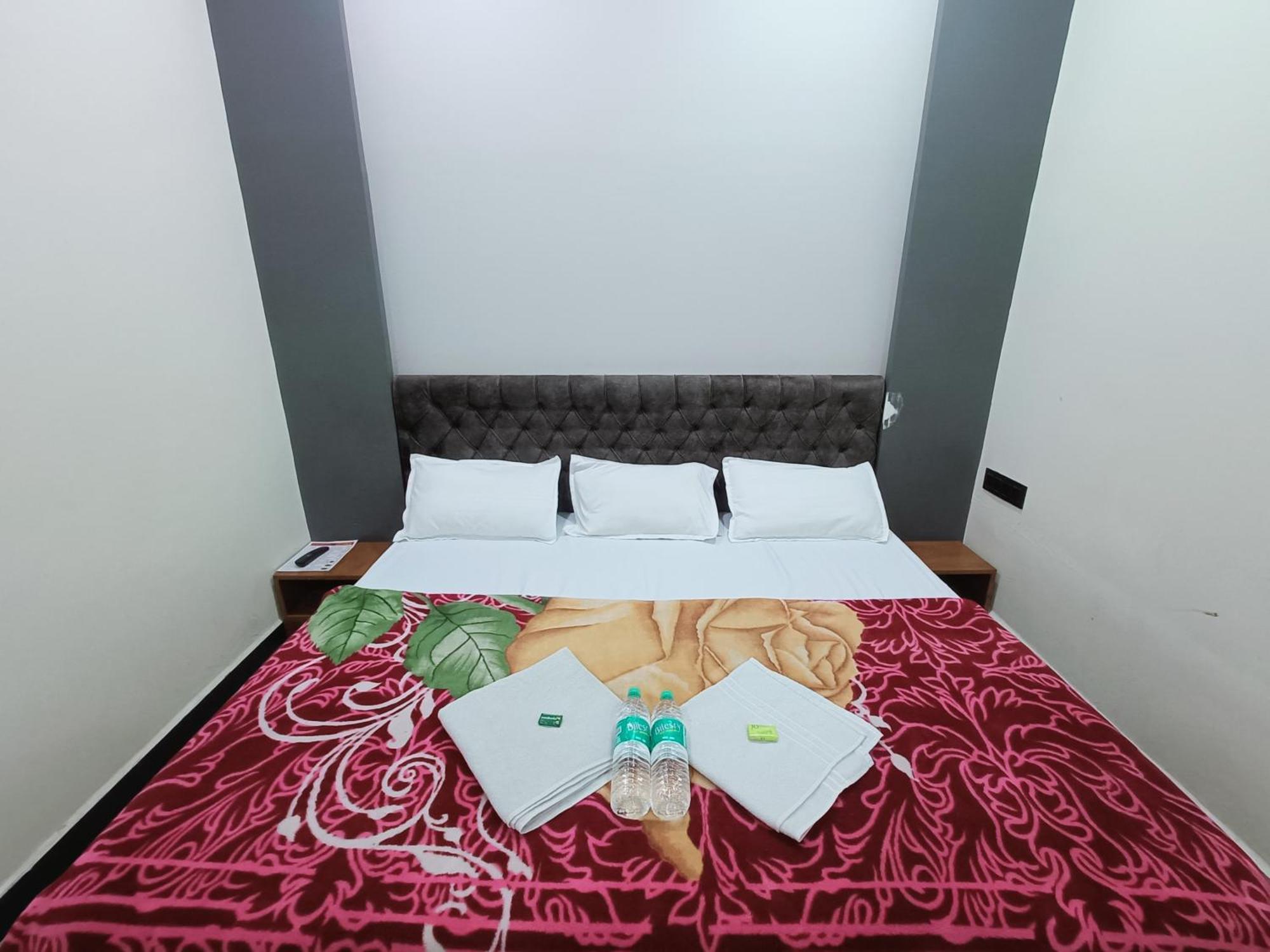 Hotel Shreem Ujjain Εξωτερικό φωτογραφία