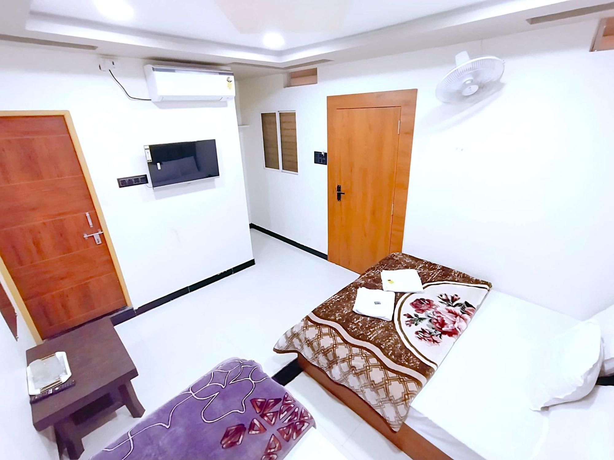 Hotel Shreem Ujjain Εξωτερικό φωτογραφία